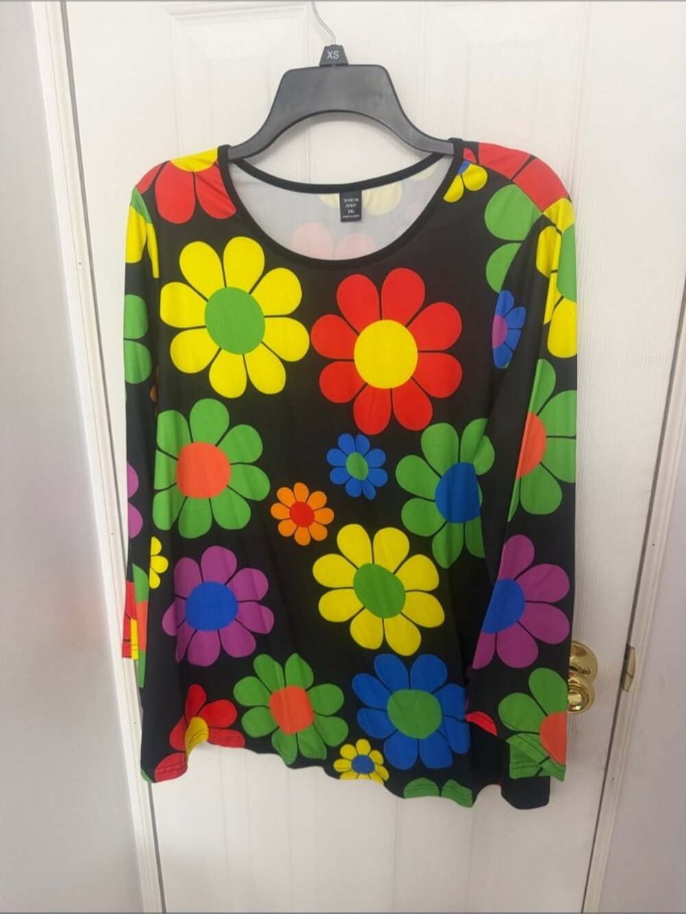 SHEIN Black Long Sleeve Floral Graphic Top